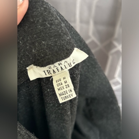 ✨4/$30 Zara Mini Skirt - Picture 4 of 4